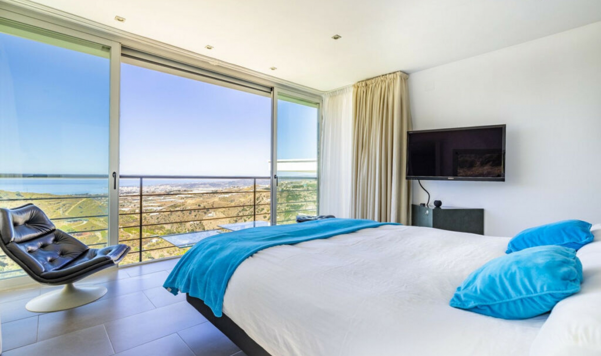 Resale - House -
Sayalonga