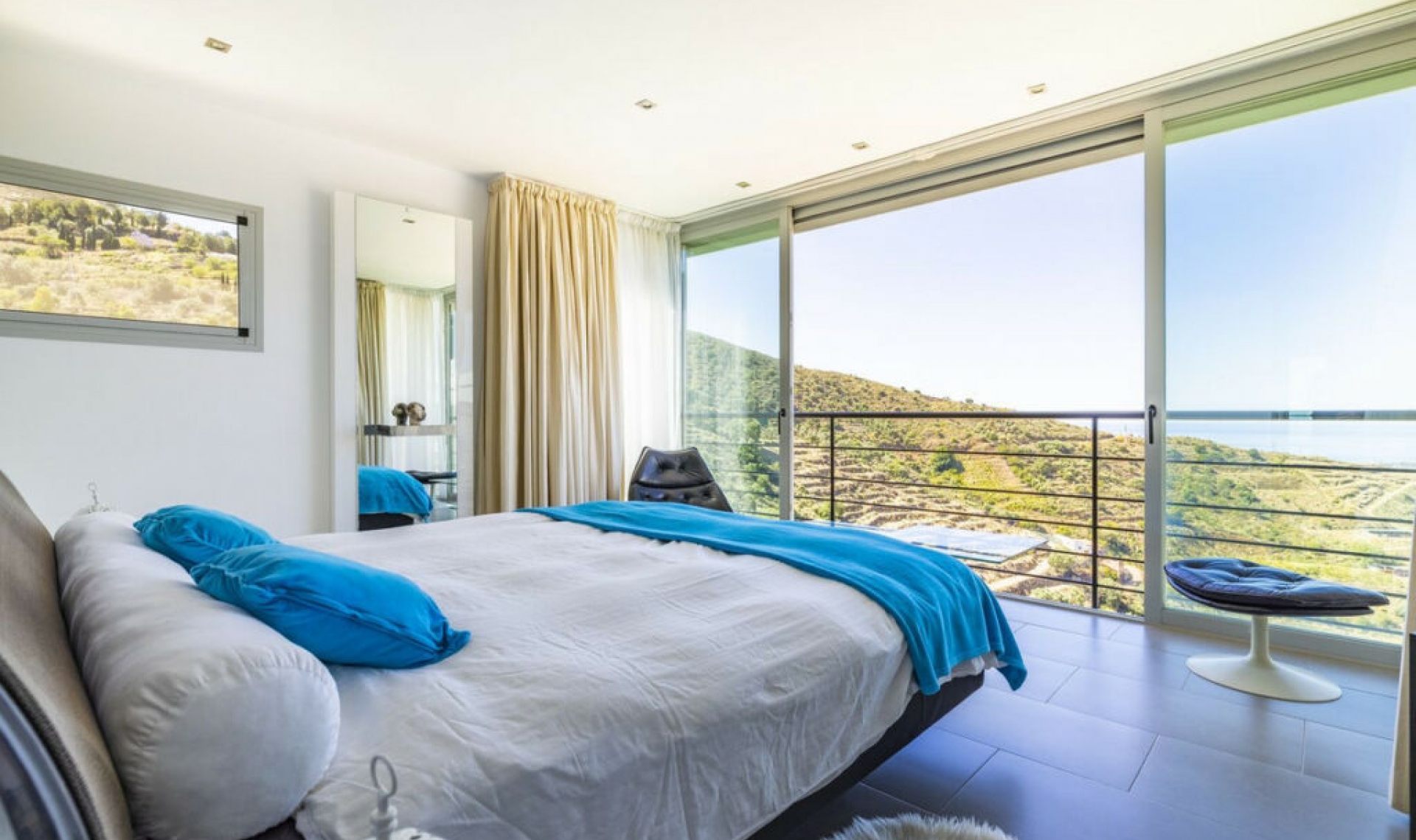 Resale - House -
Sayalonga