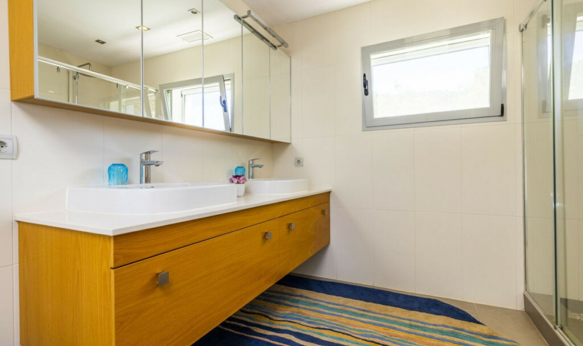 Resale - House -
Sayalonga