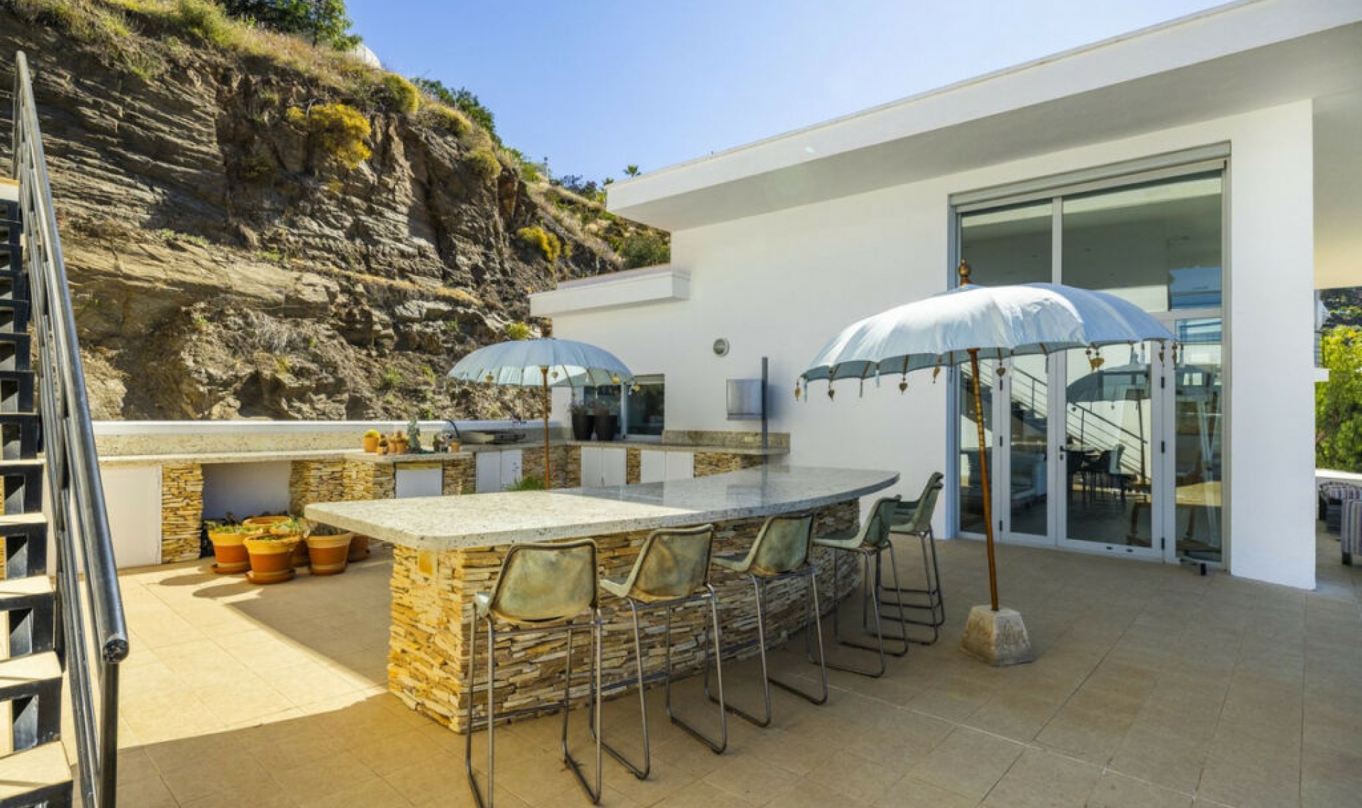 Resale - House -
Sayalonga