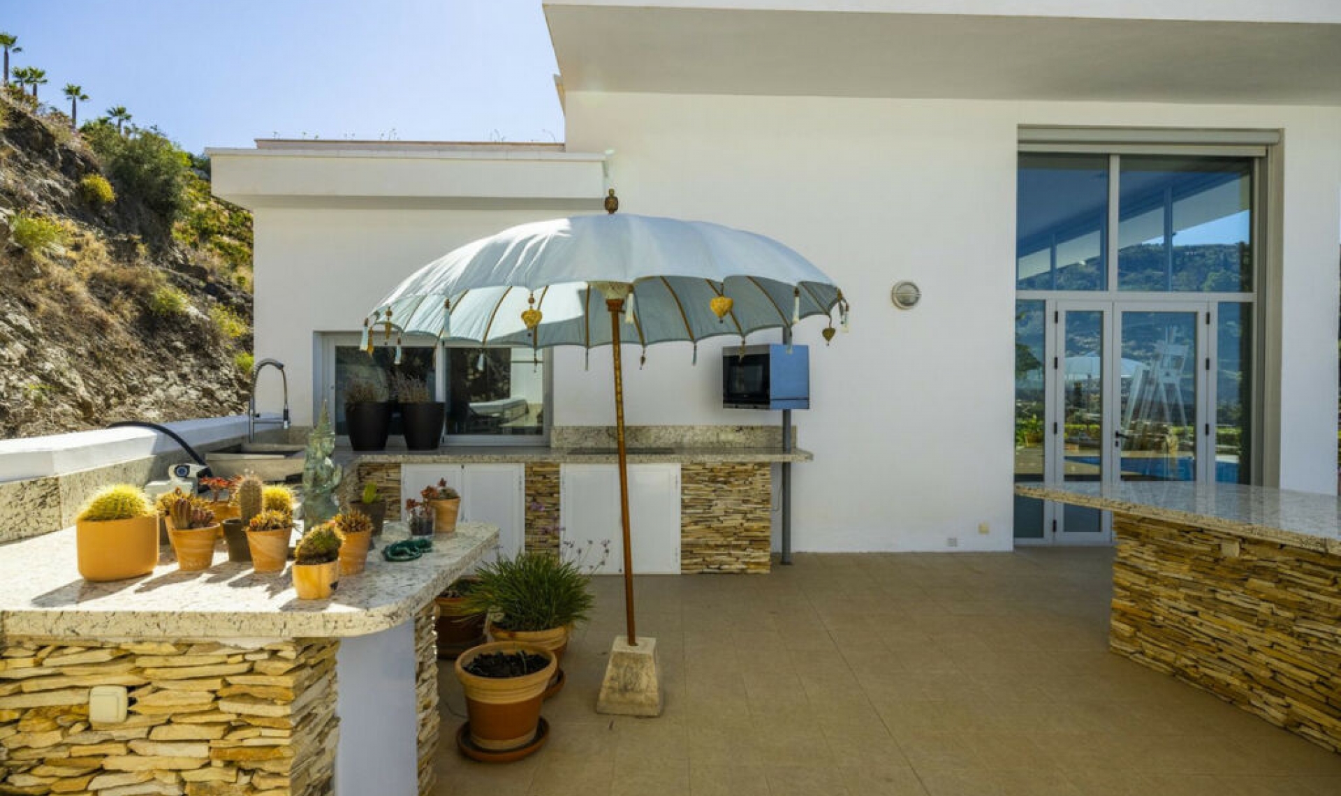 Resale - House -
Sayalonga