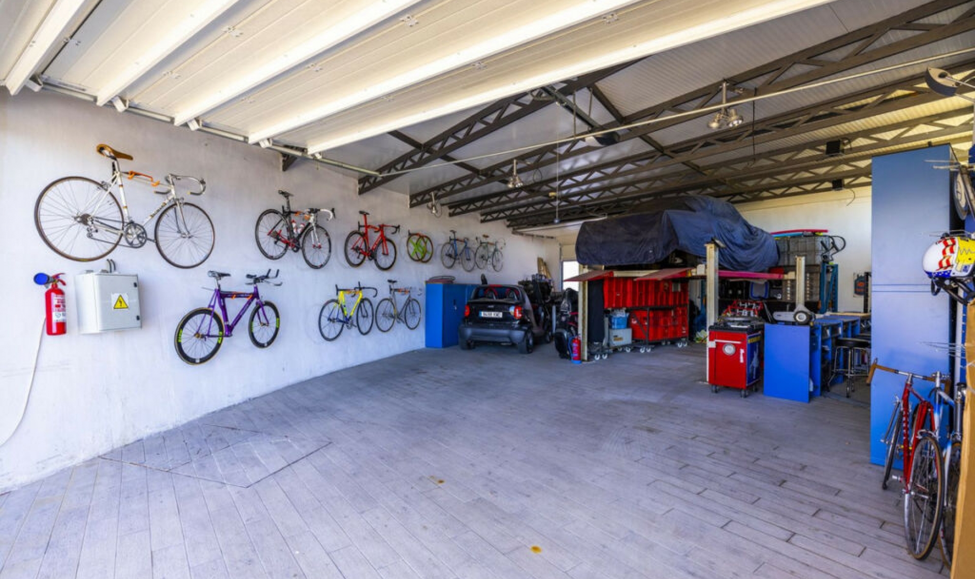 Resale - House -
Sayalonga