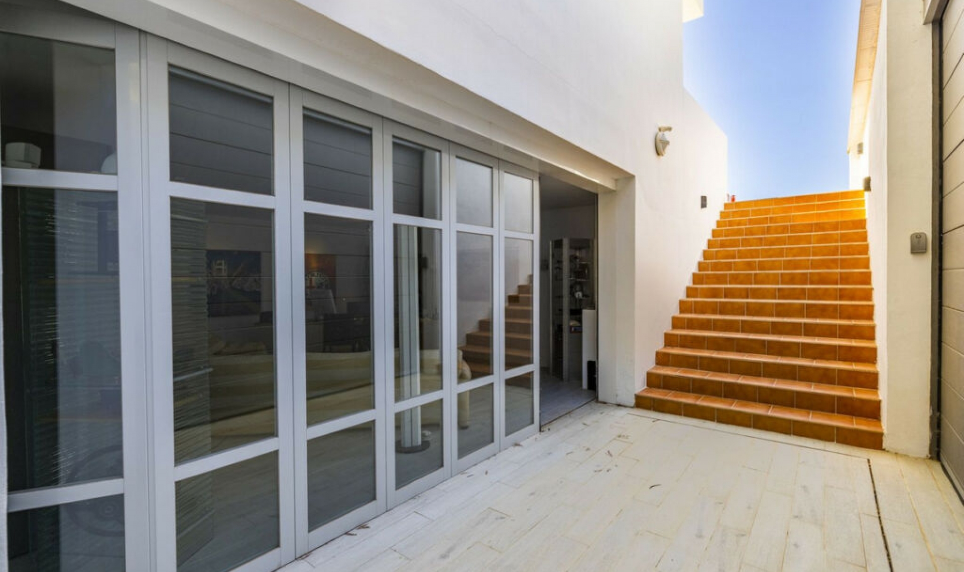 Resale - House -
Sayalonga