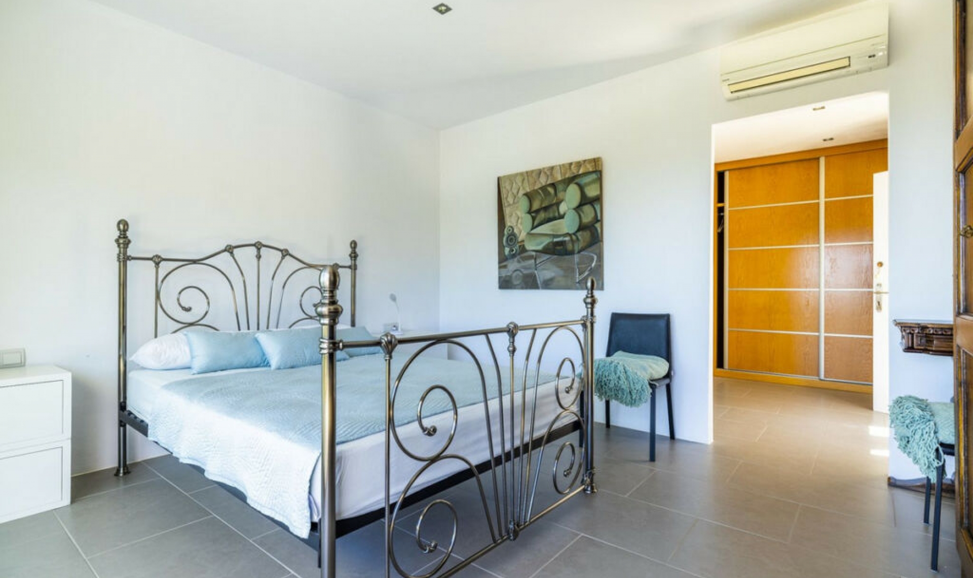 Resale - House -
Sayalonga