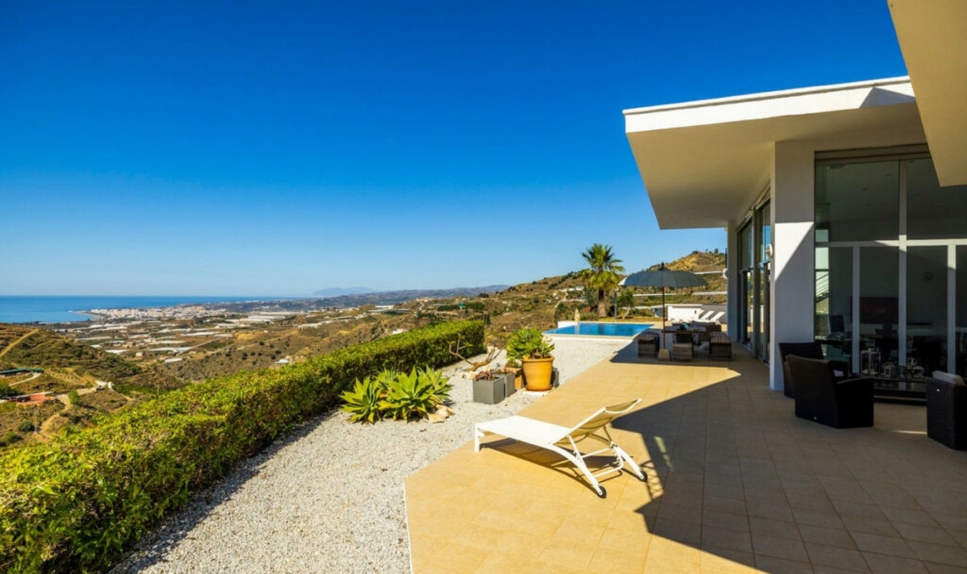 Resale - House -
Sayalonga