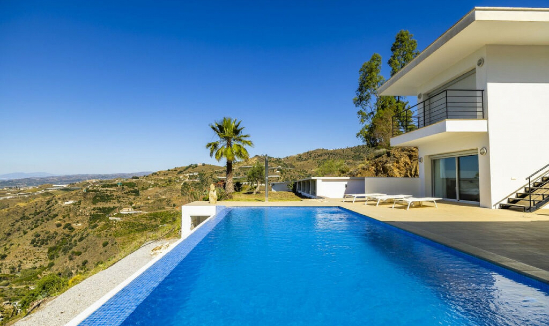 Resale - House -
Sayalonga