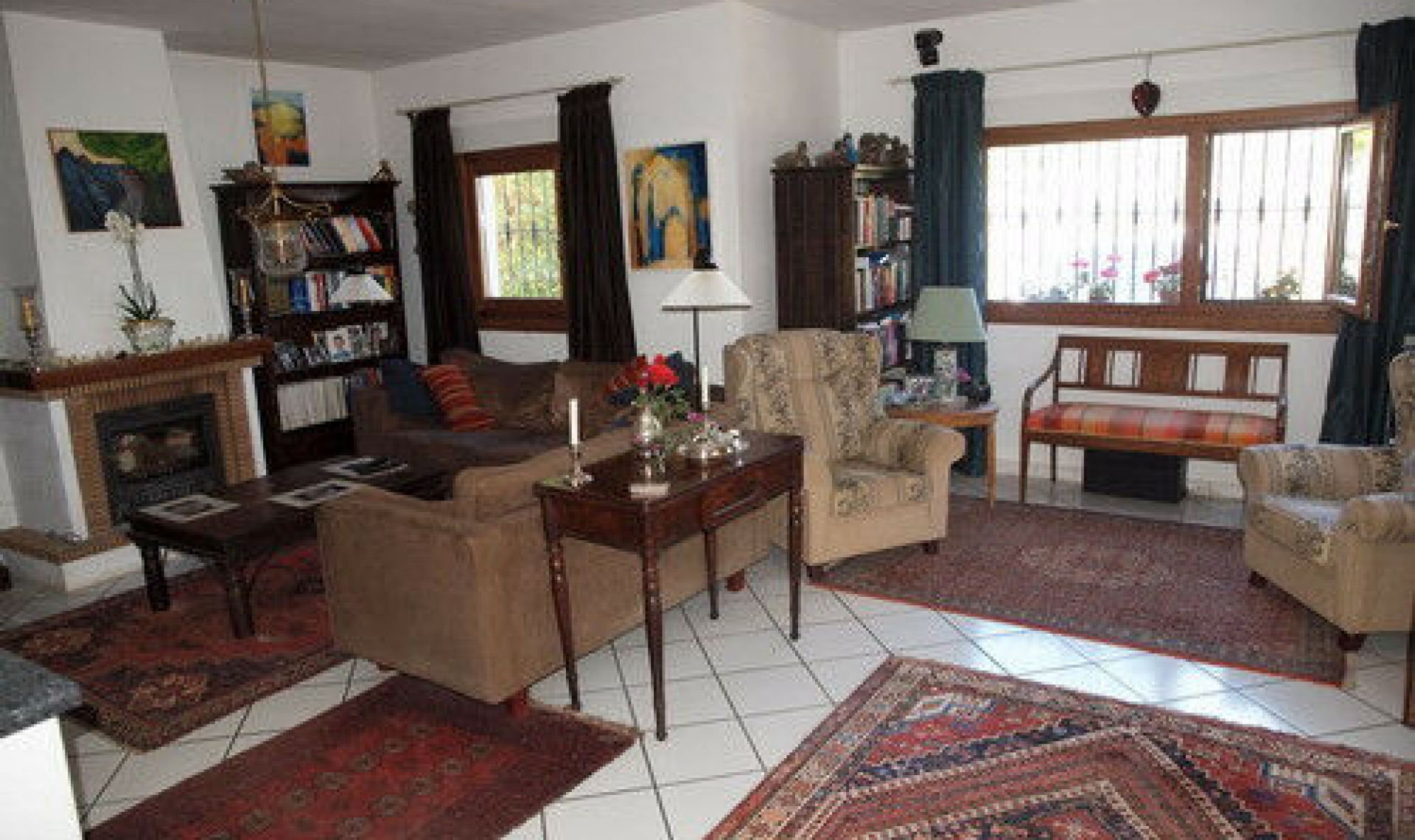 Resale - House -
Sayalonga