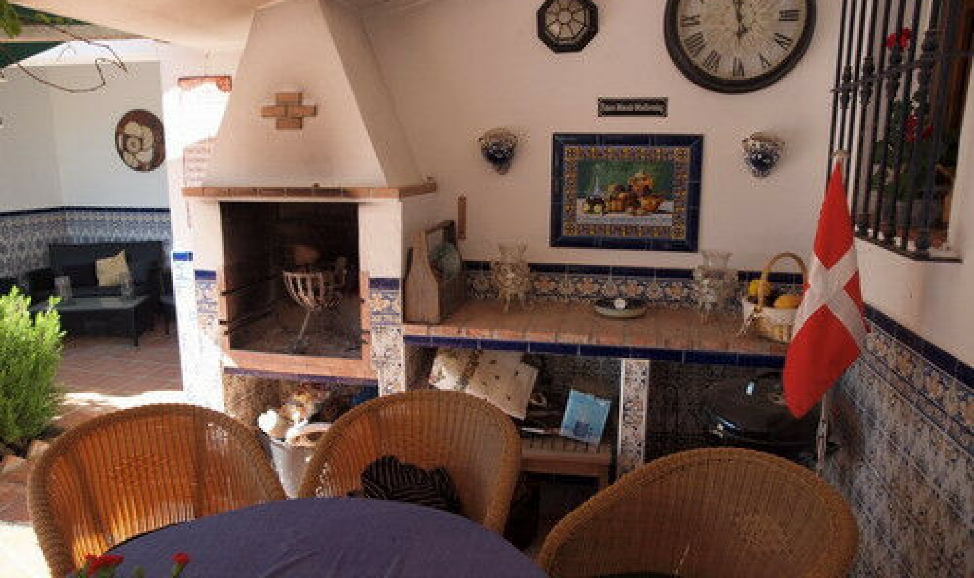 Resale - House -
Sayalonga