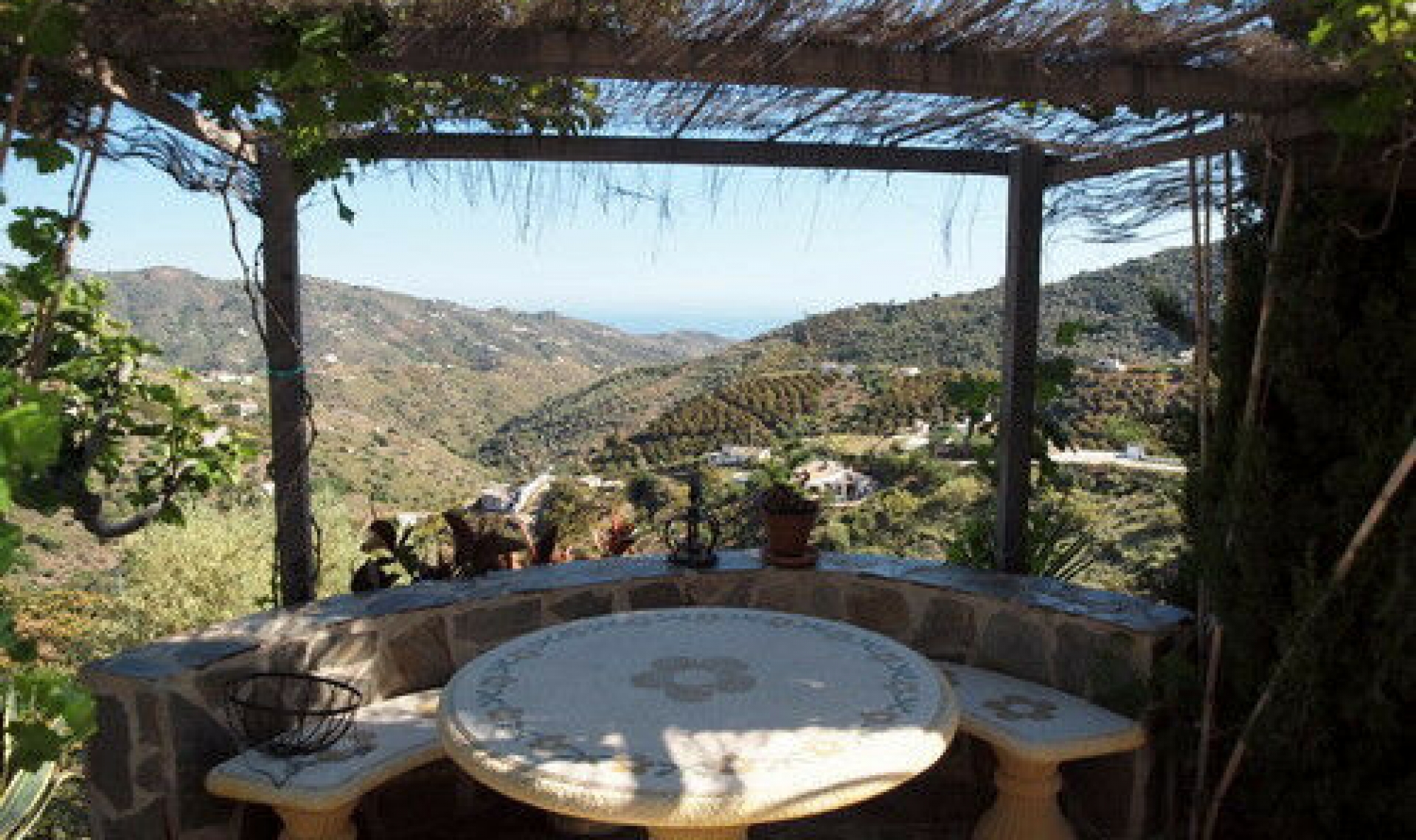 Resale - House -
Sayalonga