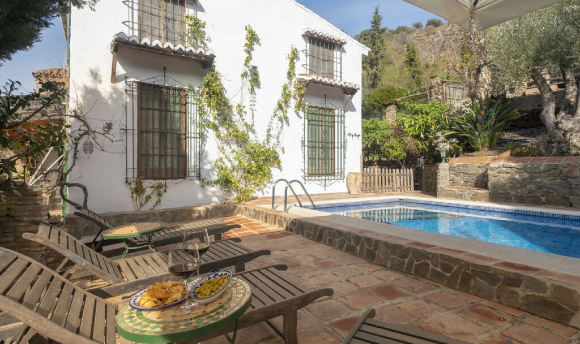 Resale - House -
Sayalonga