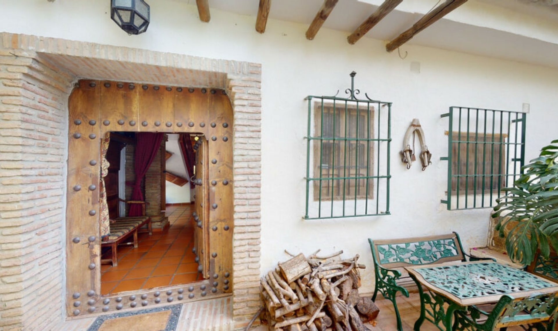 Resale - House -
Sayalonga