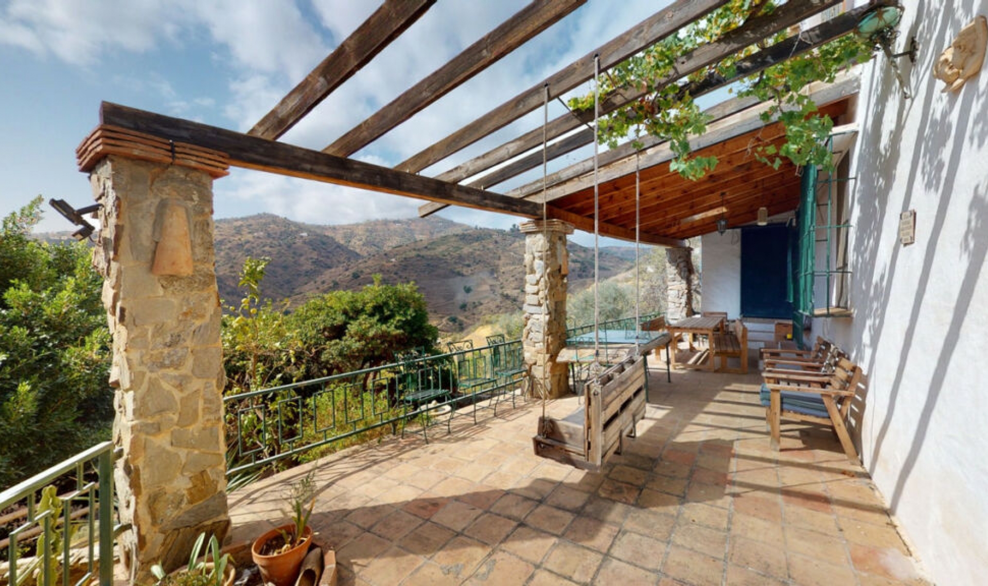 Resale - House -
Sayalonga