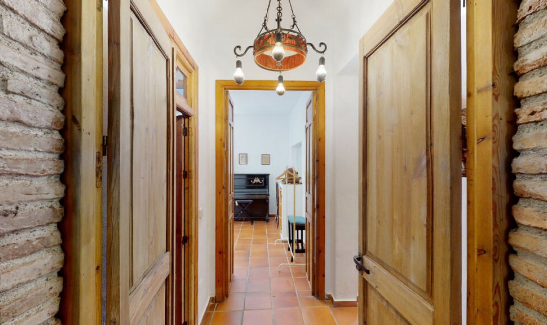 Resale - House -
Sayalonga