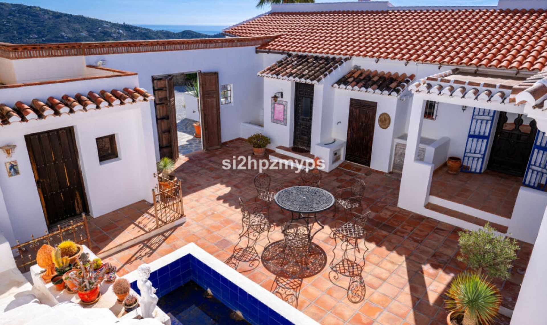 Resale - House -
Sayalonga