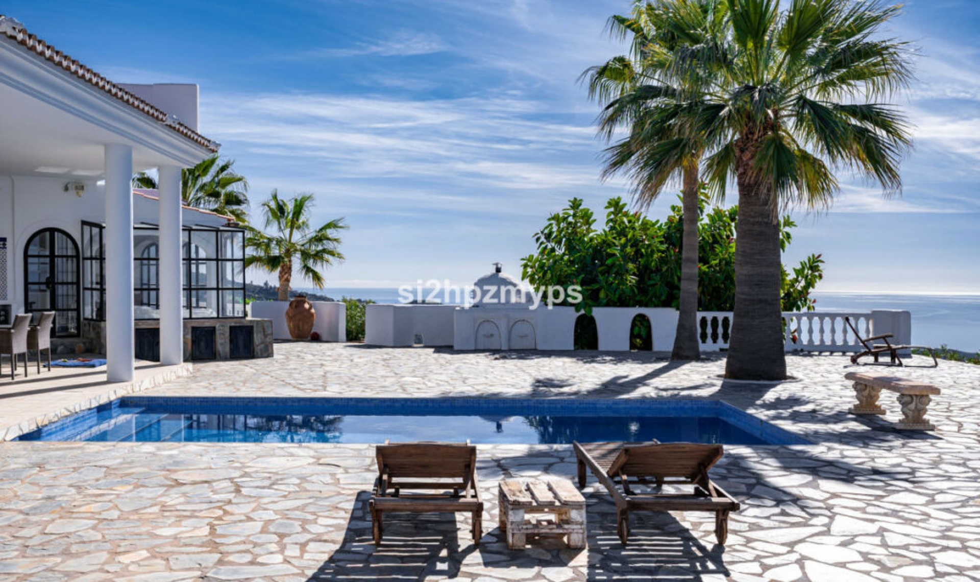 Resale - House -
Sayalonga