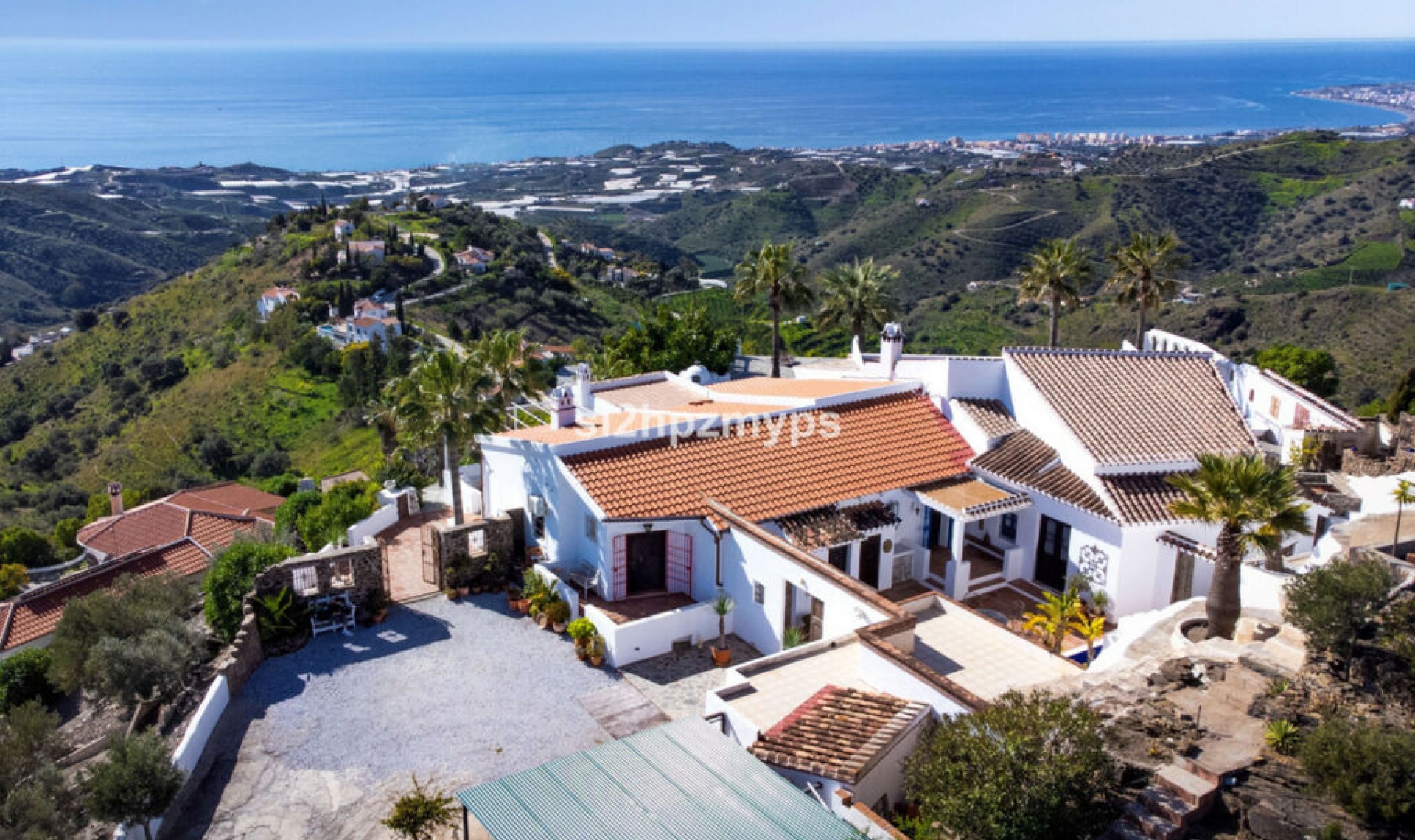 Resale - House -
Sayalonga