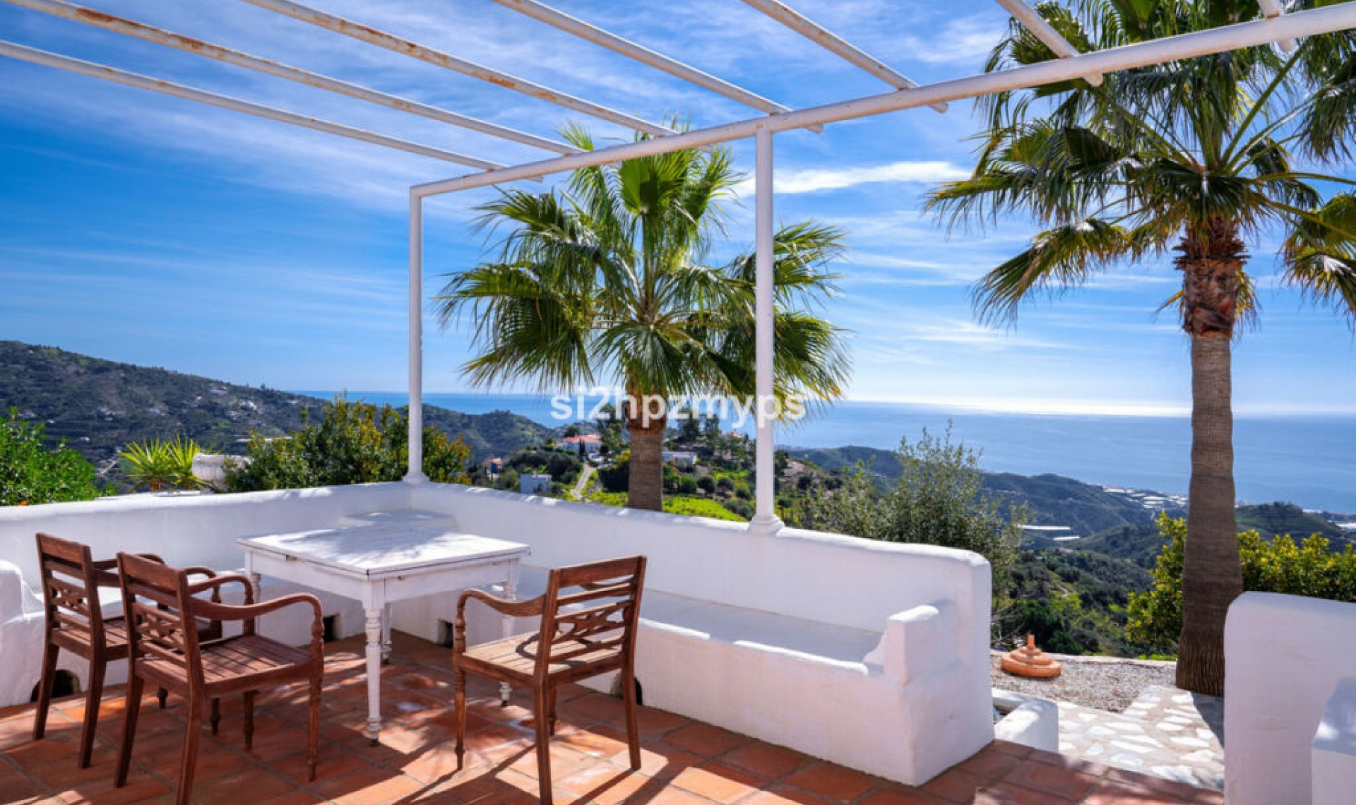 Resale - House -
Sayalonga