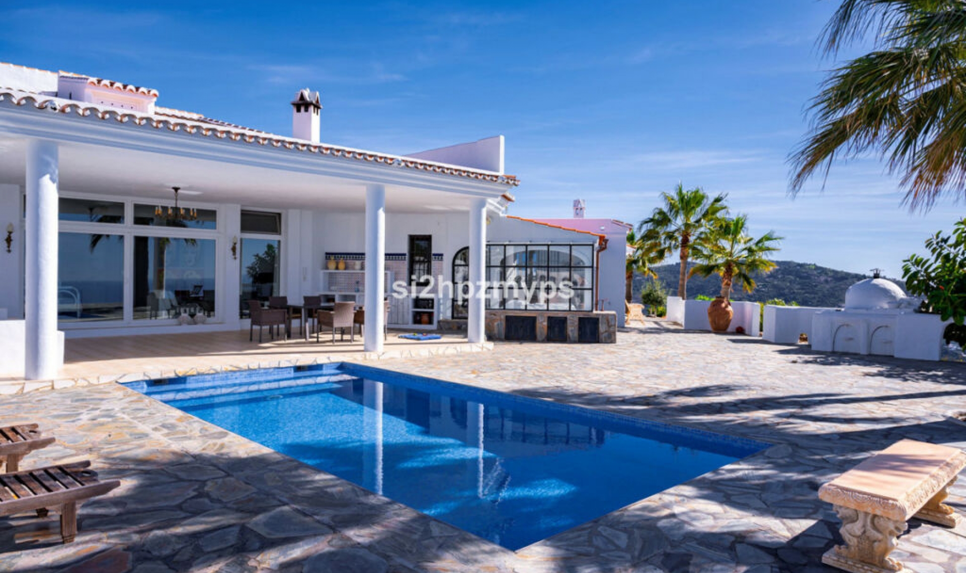 Resale - House -
Sayalonga