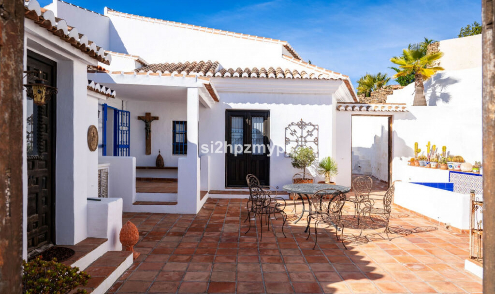 Resale - House -
Sayalonga