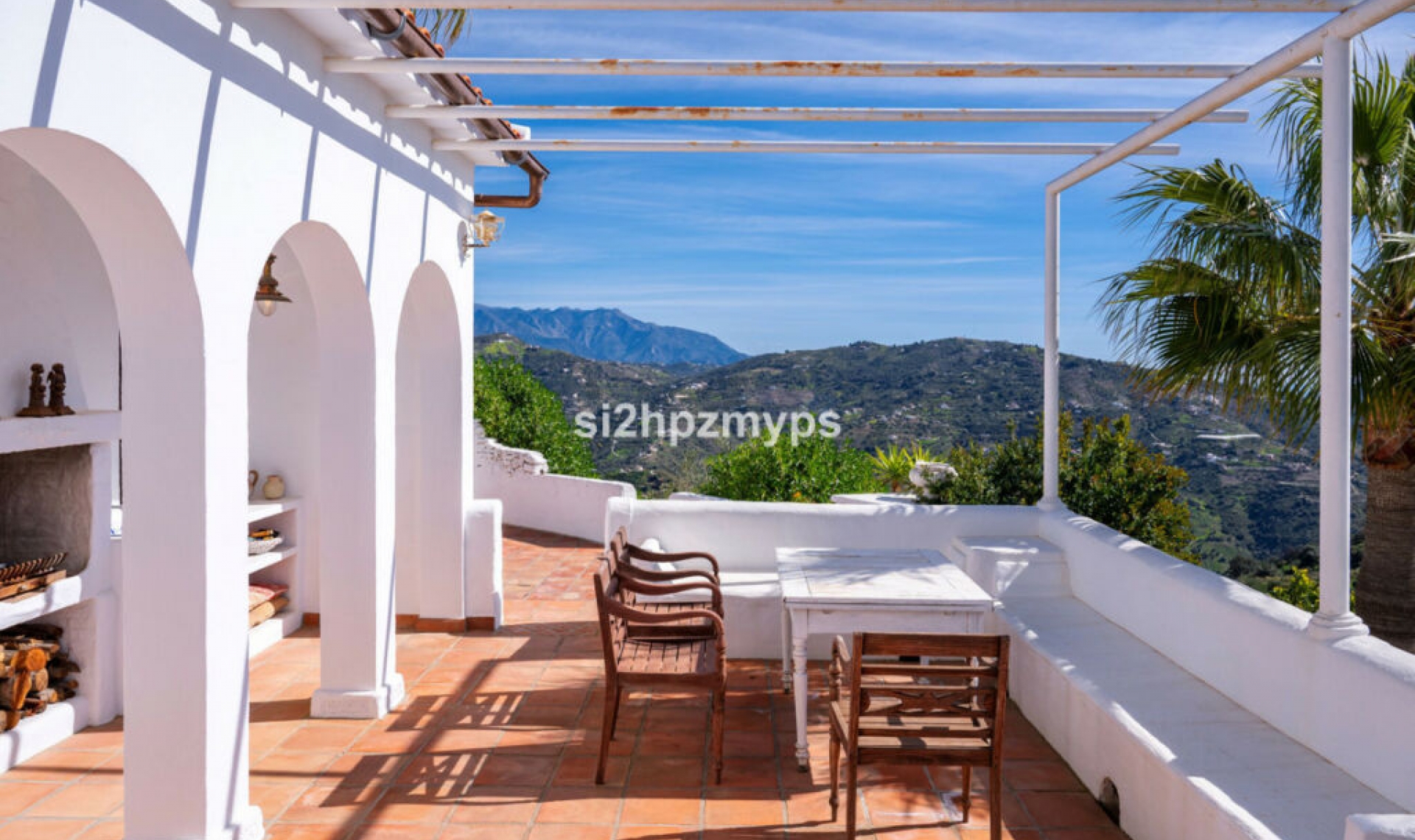 Resale - House -
Sayalonga