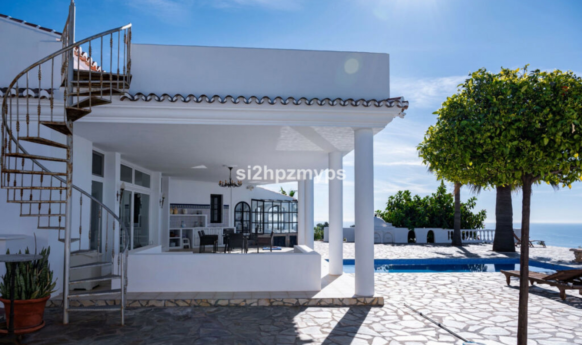 Resale - House -
Sayalonga