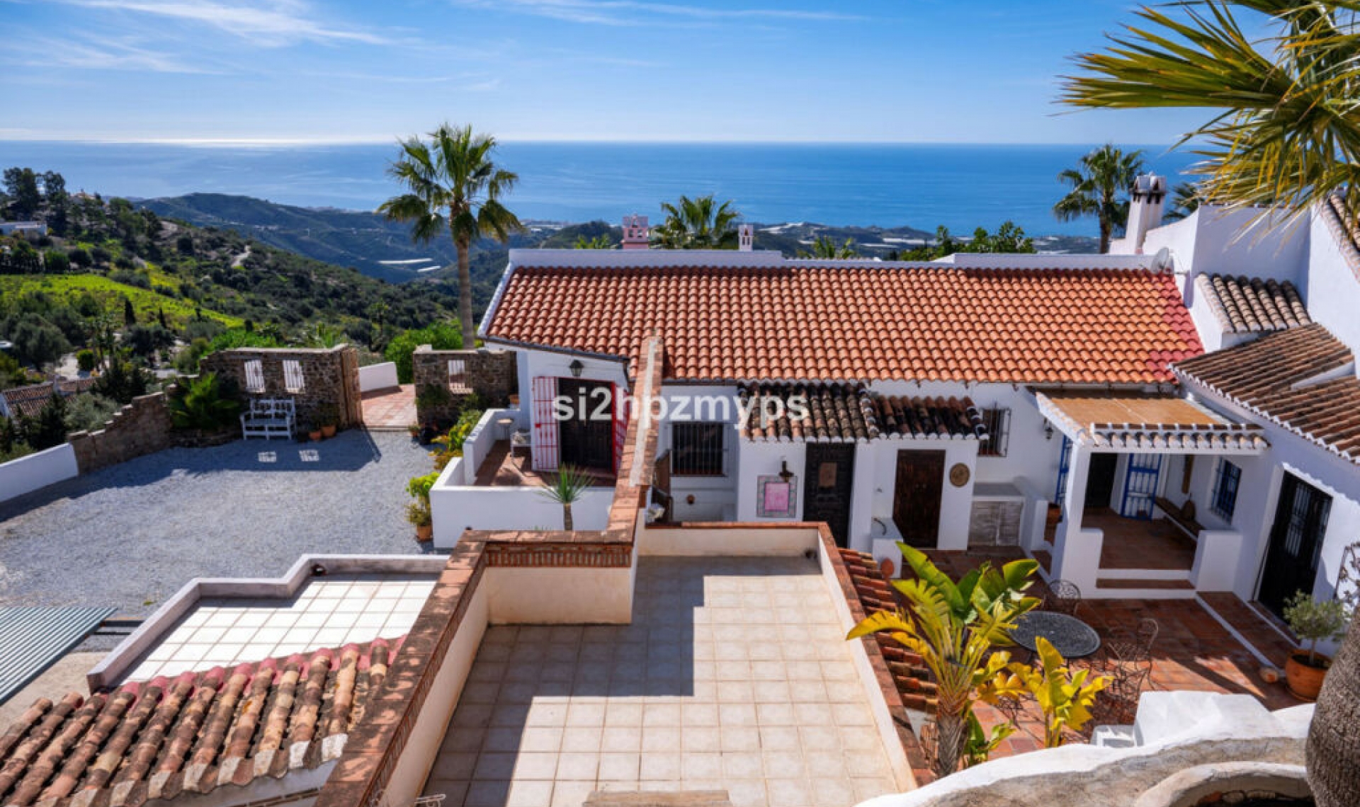 Resale - House -
Sayalonga