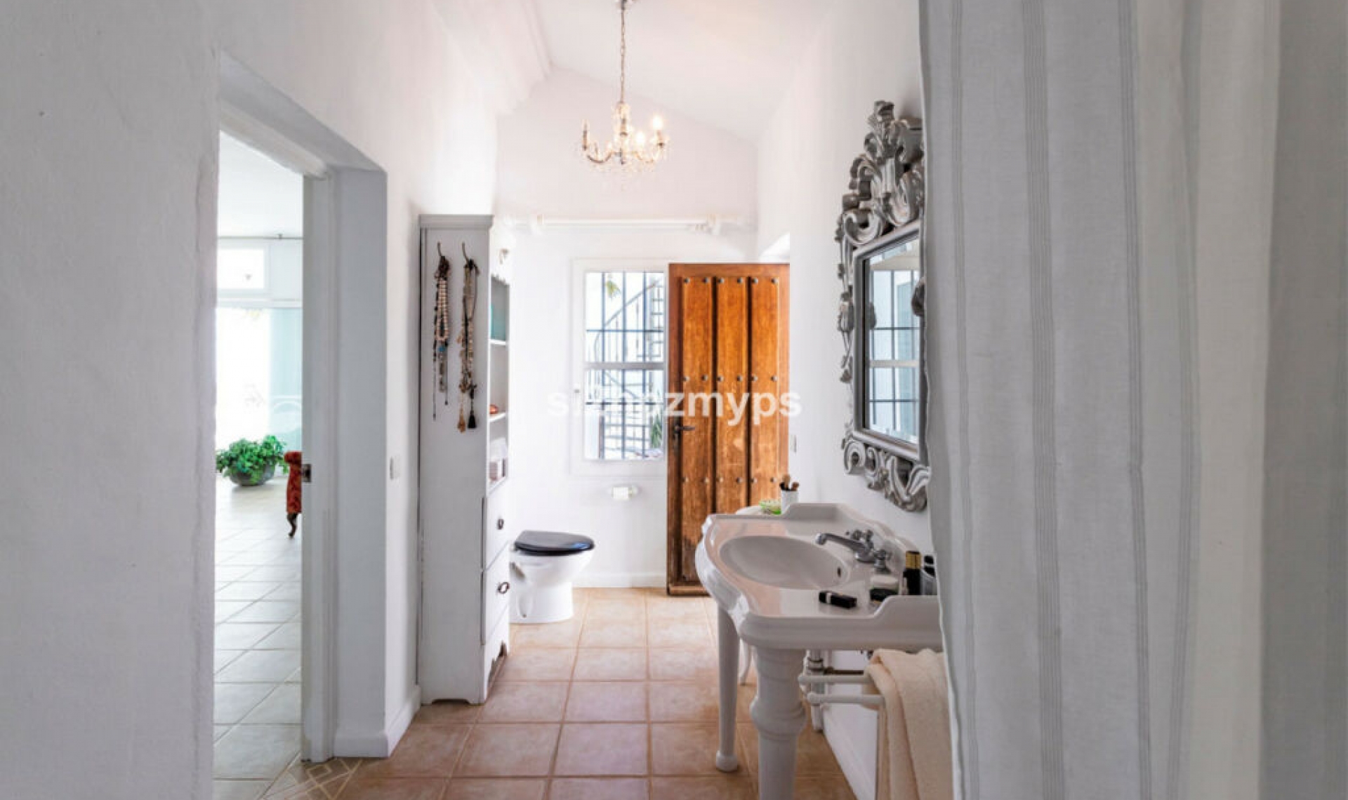 Resale - House -
Sayalonga