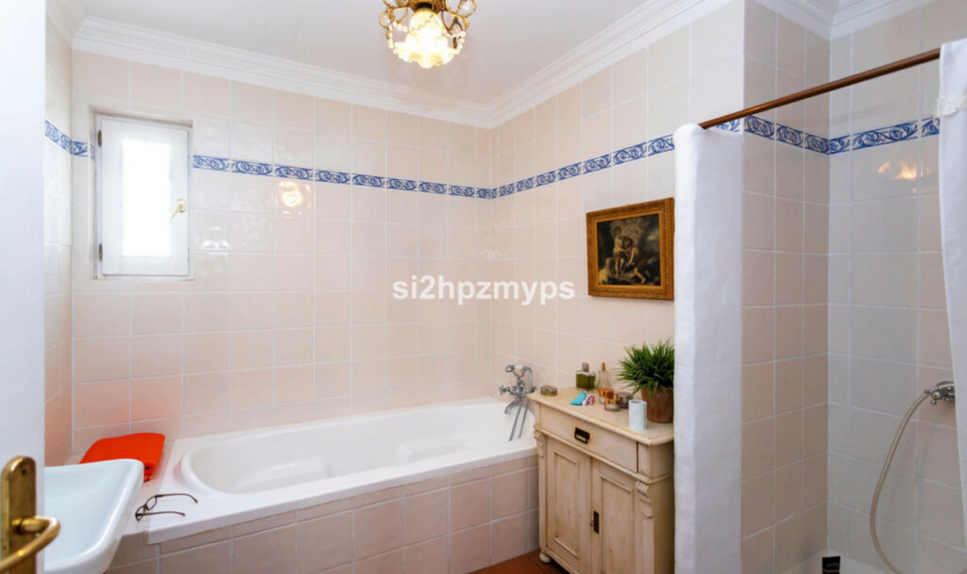 Resale - House -
Sayalonga