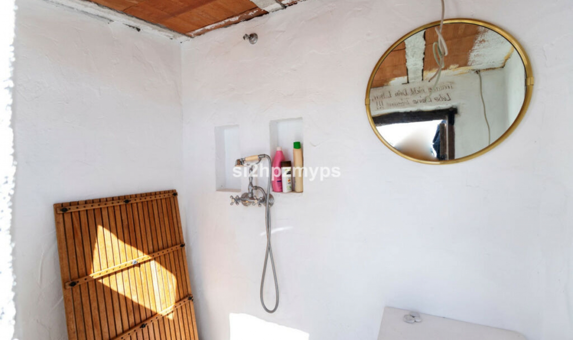 Resale - House -
Sayalonga