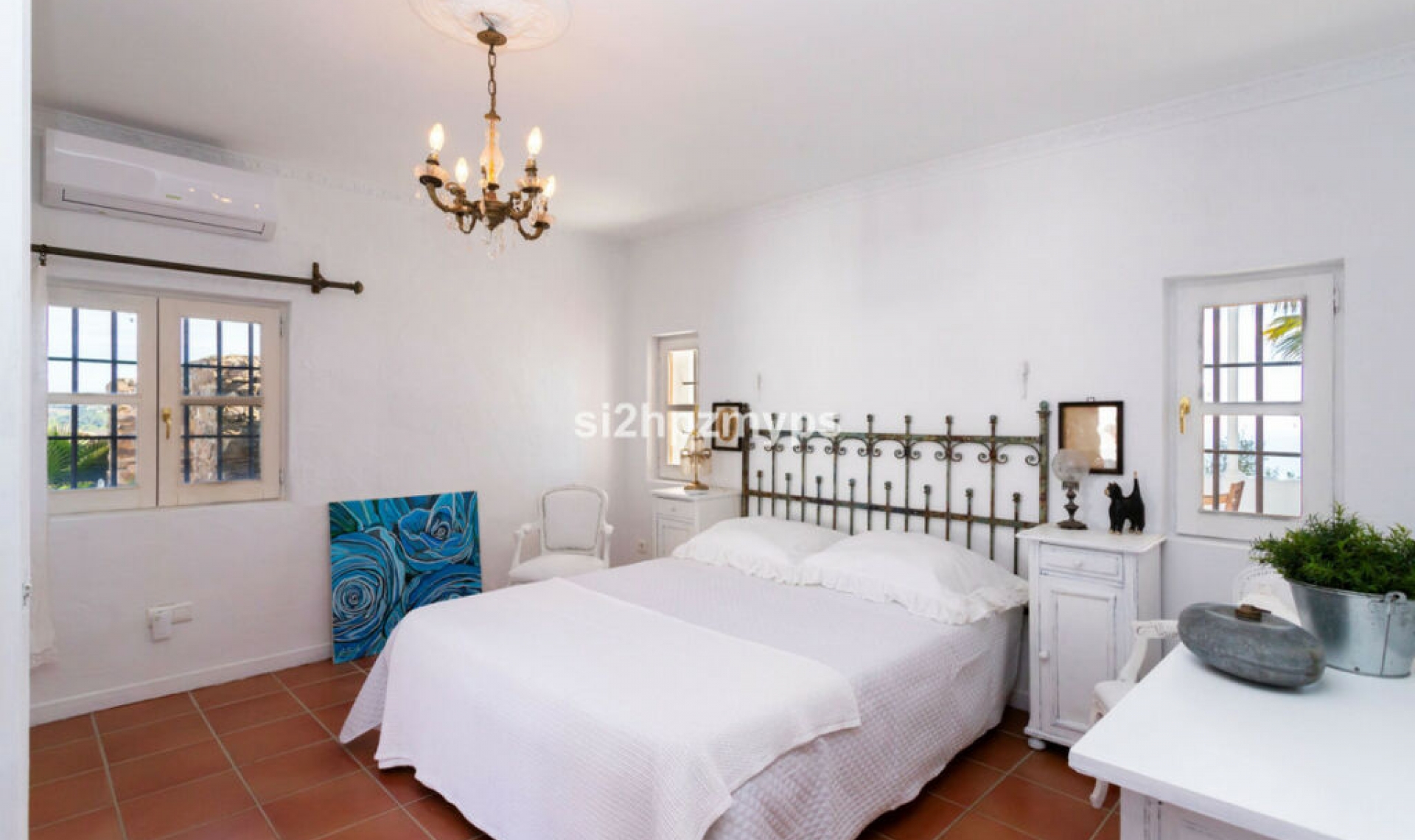 Resale - House -
Sayalonga