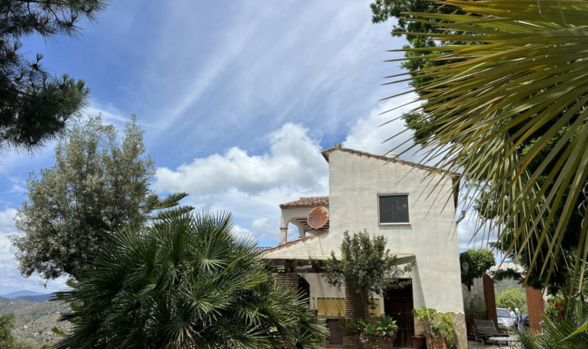Resale - House -
Sayalonga