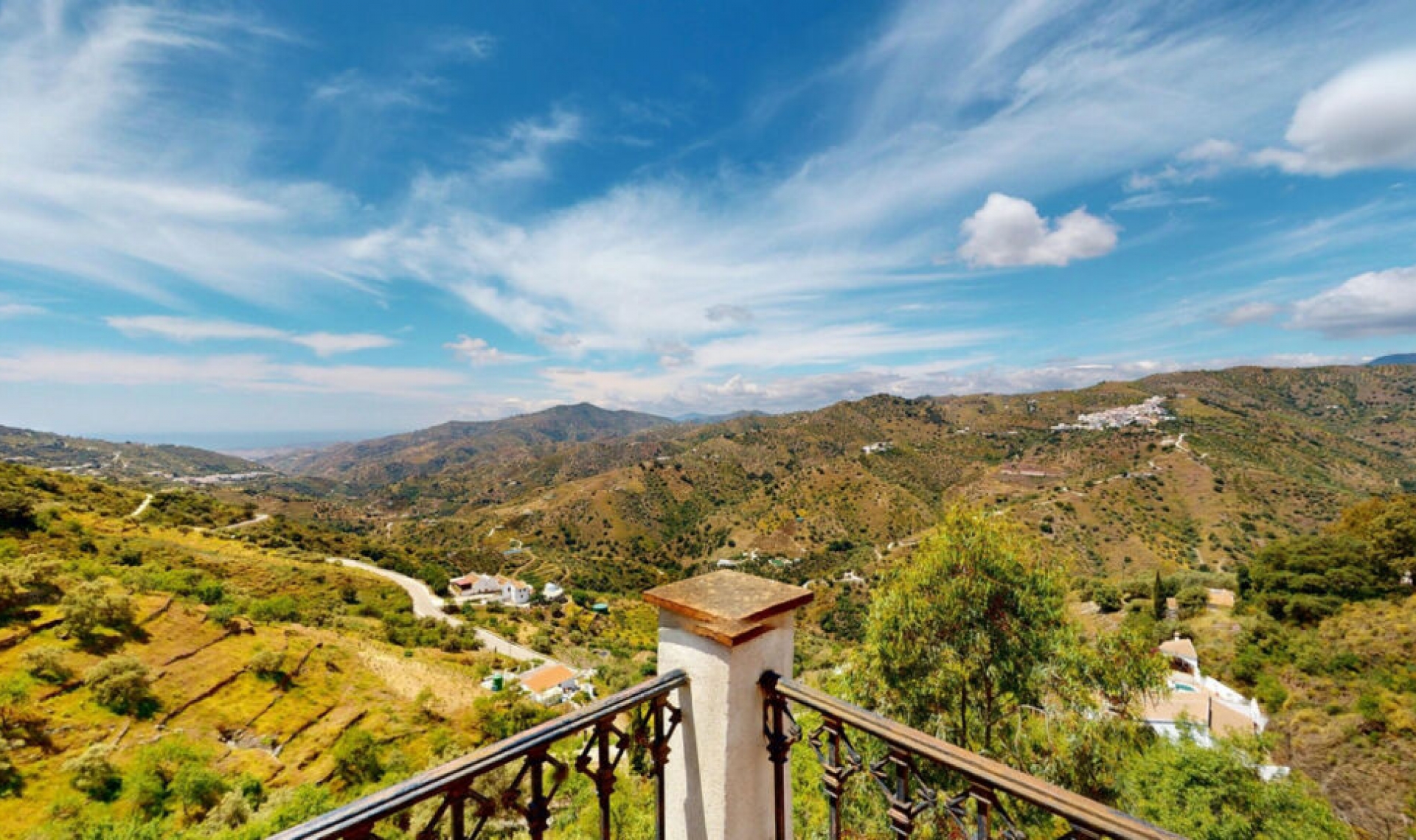 Resale - House -
Sayalonga