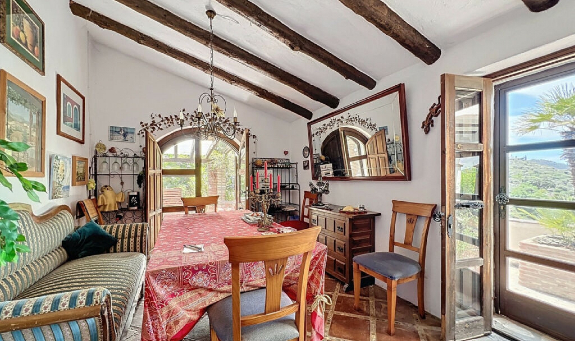 Resale - House -
Sayalonga