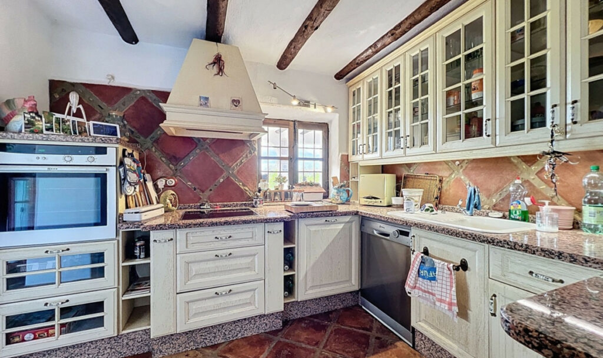 Resale - House -
Sayalonga