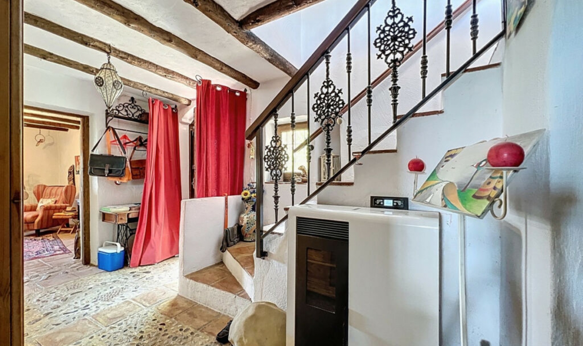 Resale - House -
Sayalonga