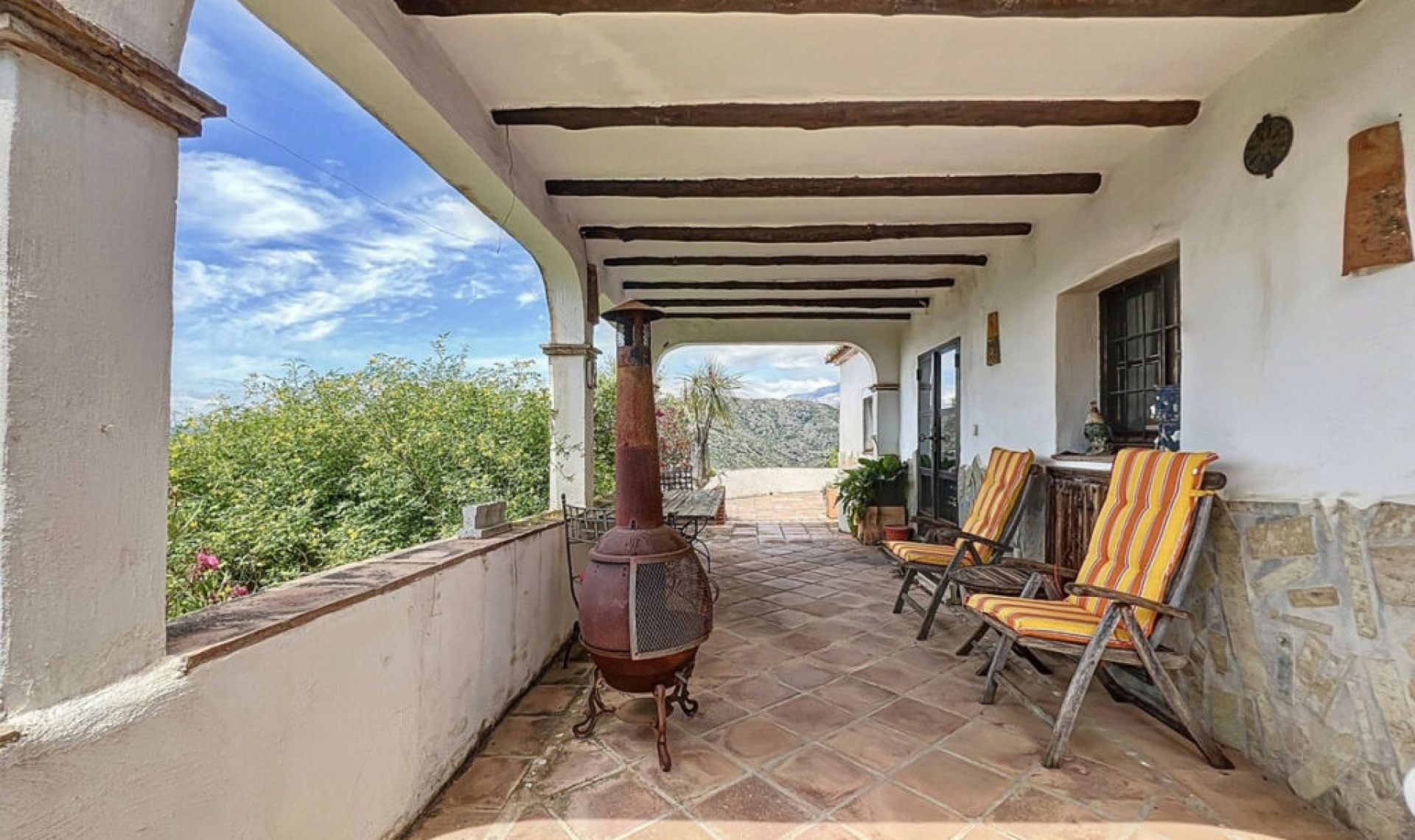 Resale - House -
Sayalonga