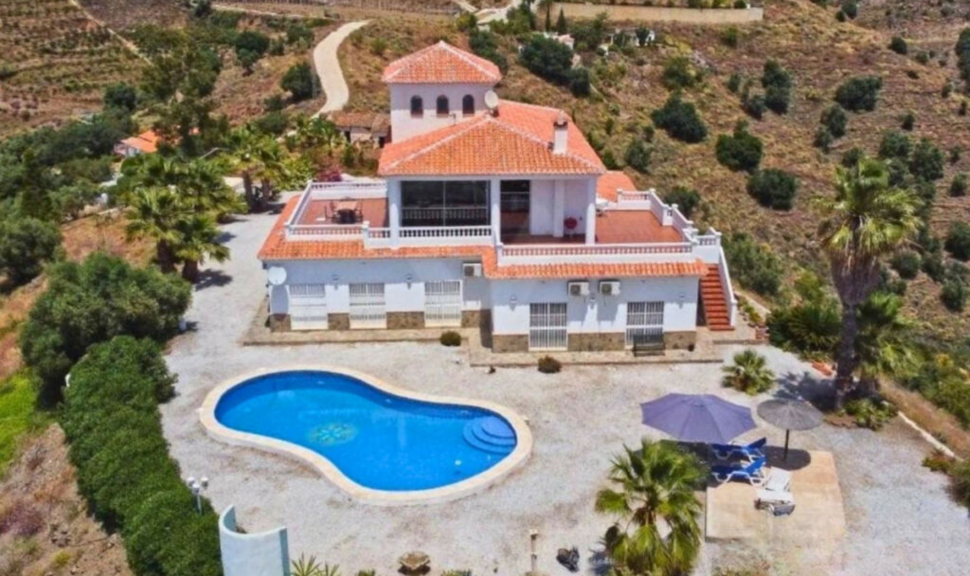 Resale - House -
Sayalonga