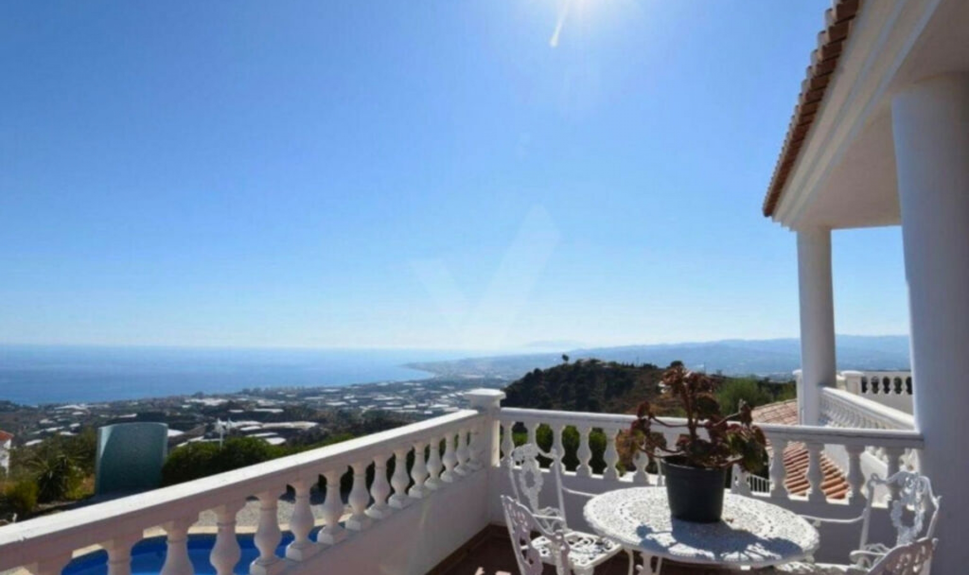 Resale - House -
Sayalonga