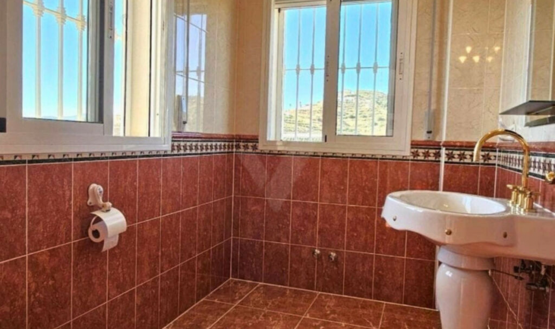 Resale - House -
Sayalonga