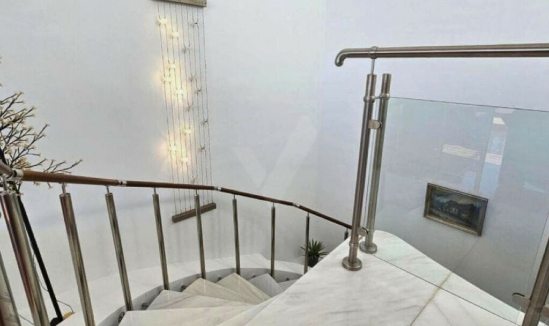 Resale - House -
Sayalonga