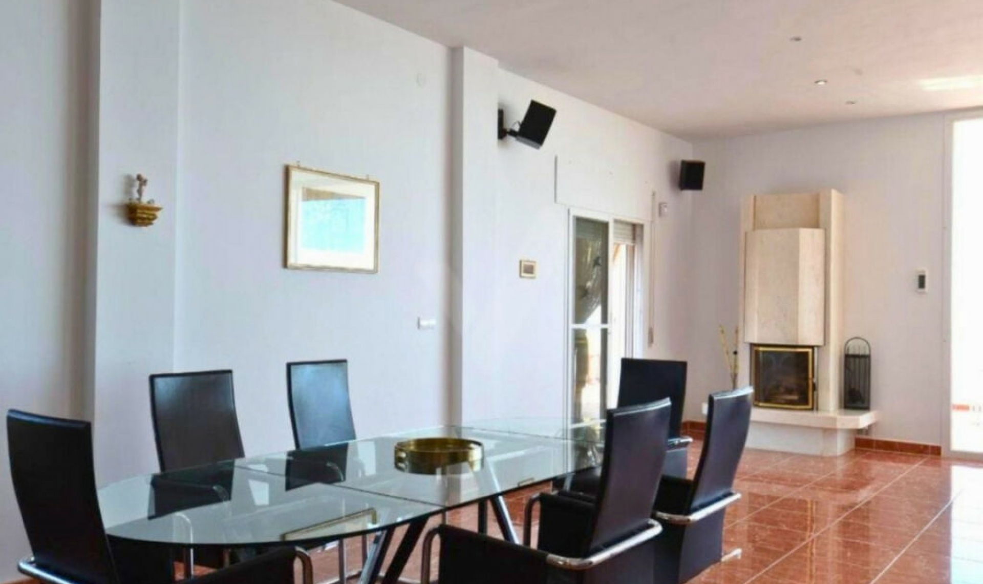 Resale - House -
Sayalonga