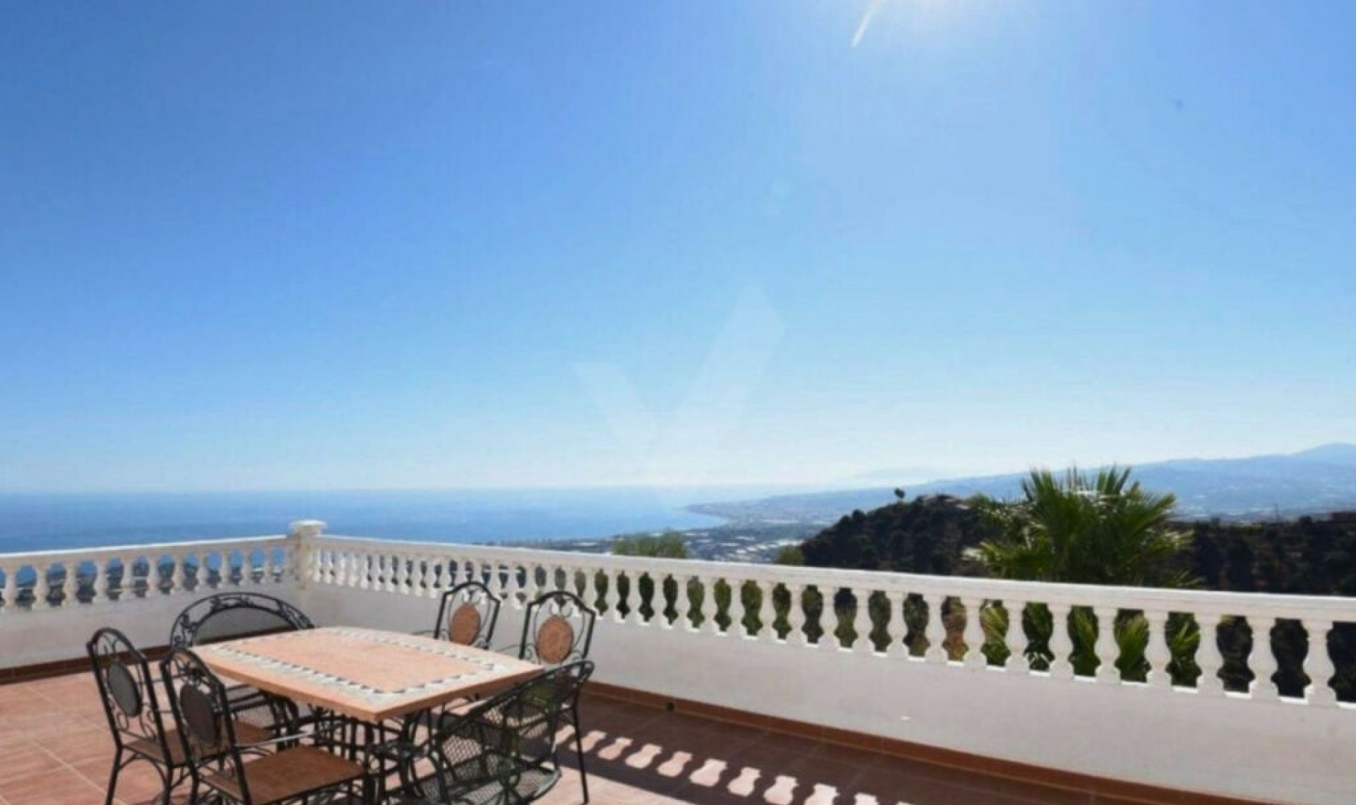 Resale - House -
Sayalonga