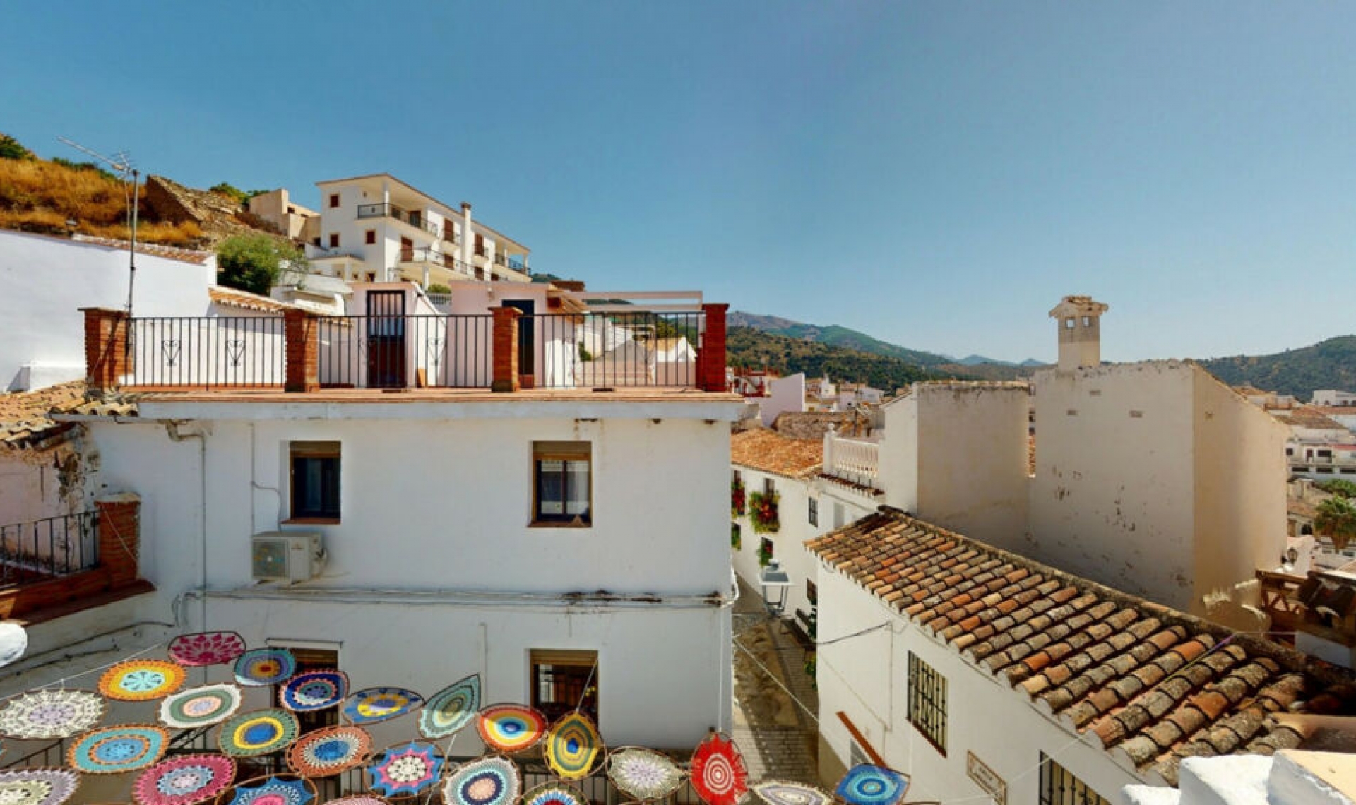 Resale - House -
Sedella