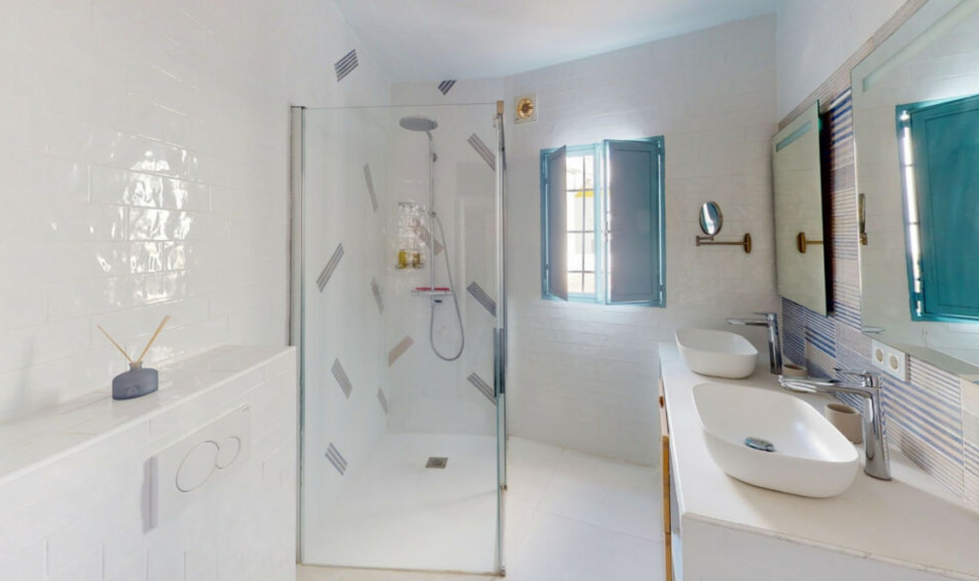 Resale - House -
Sedella