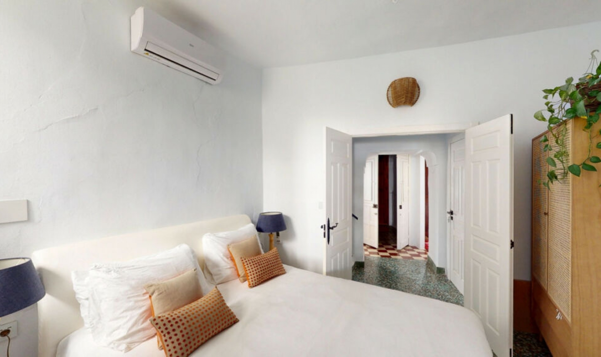 Resale - House -
Sedella