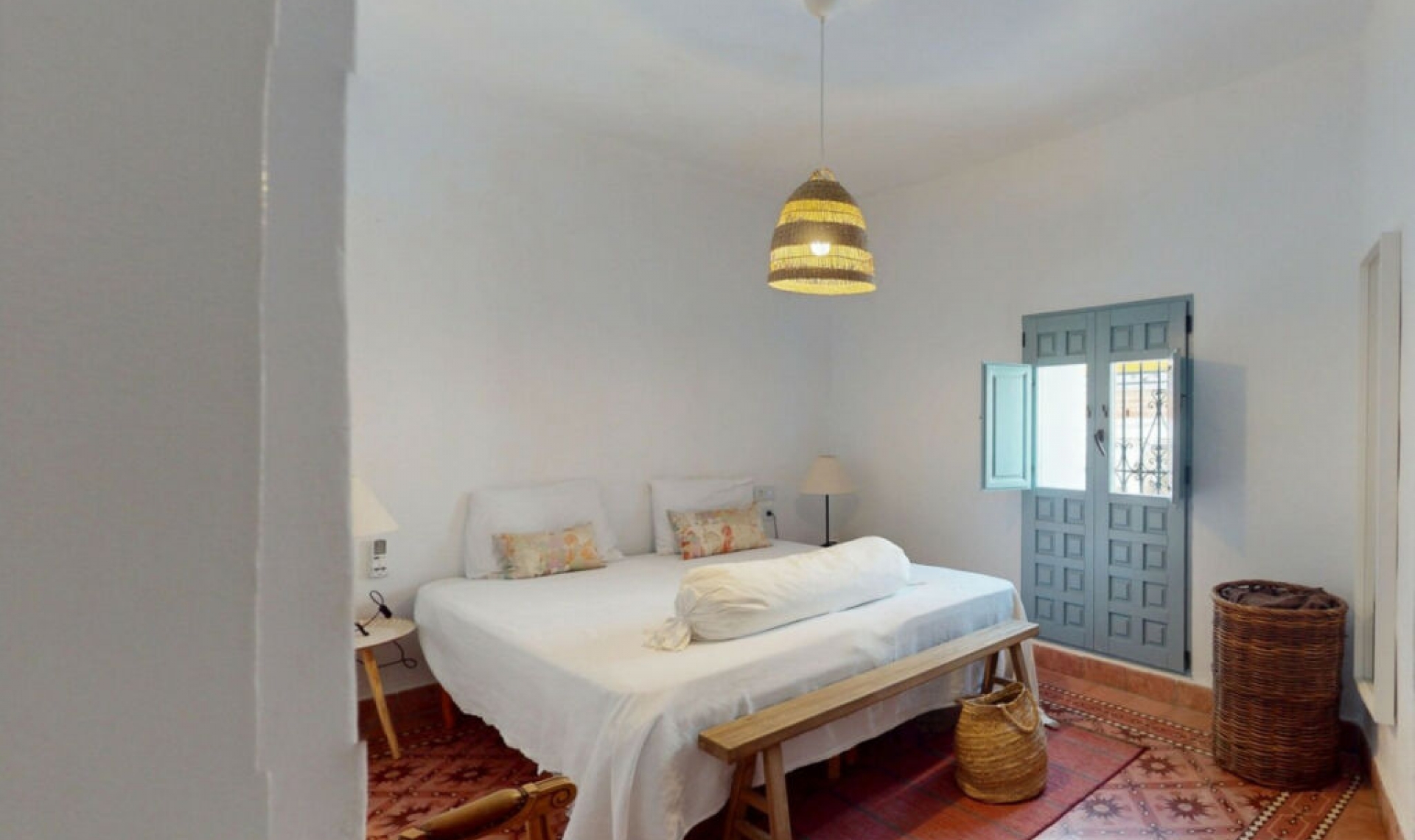 Resale - House -
Sedella