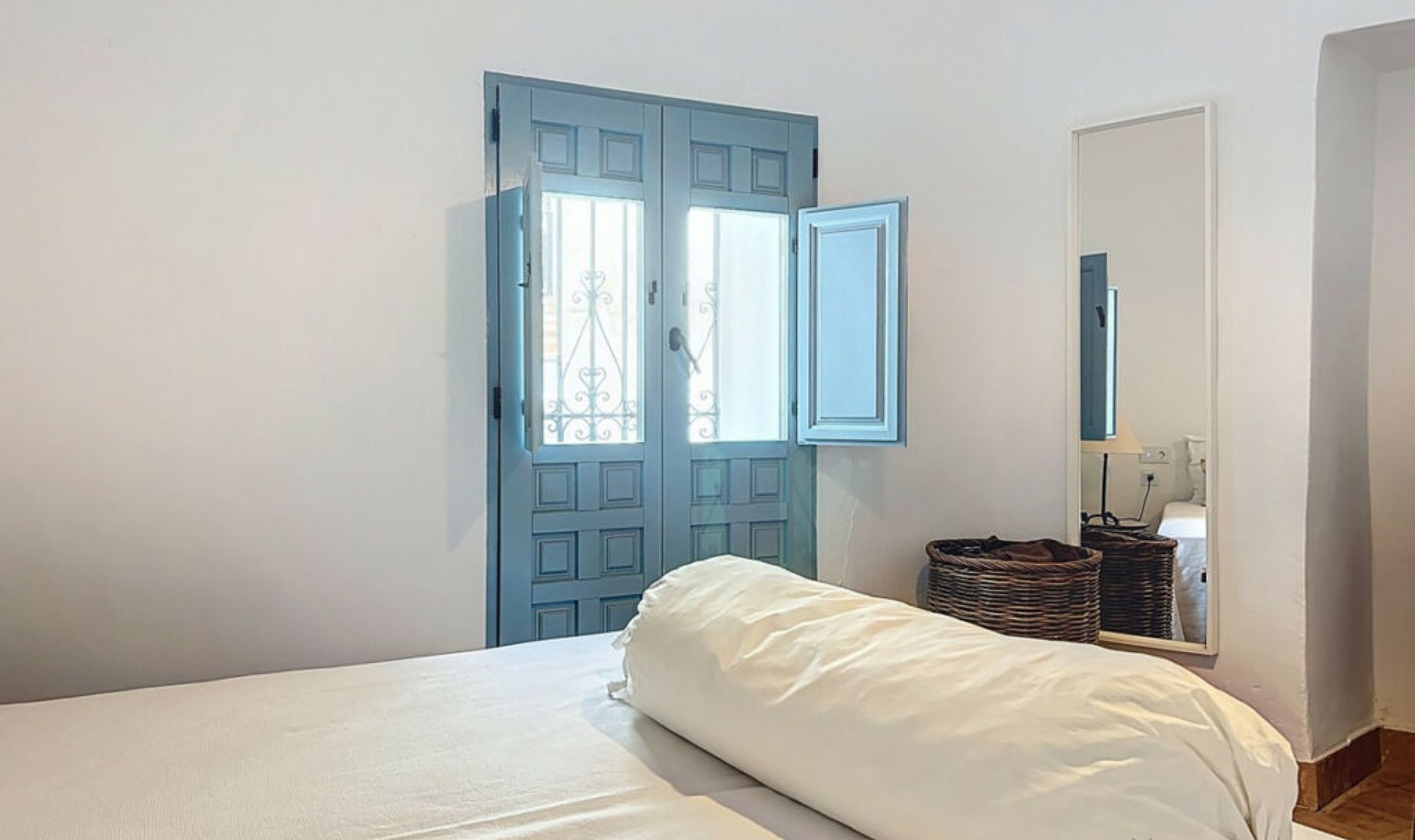 Resale - House -
Sedella