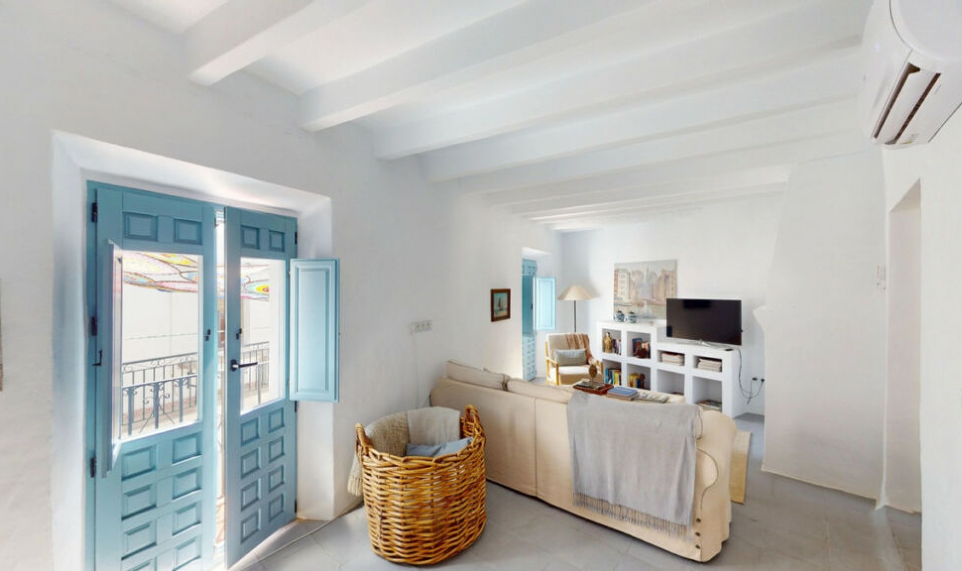 Resale - House -
Sedella