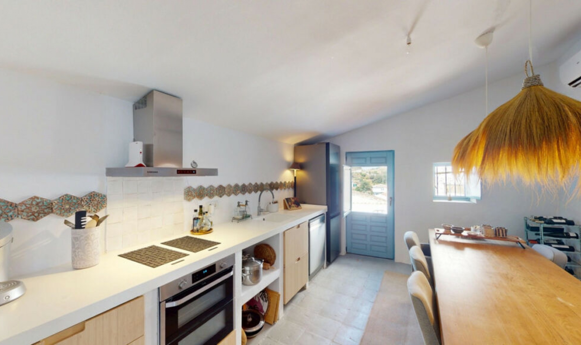 Resale - House -
Sedella