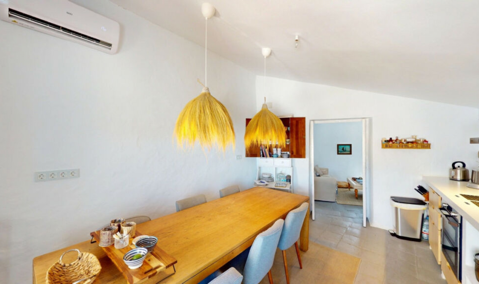 Resale - House -
Sedella